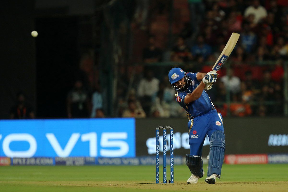 LIVE IPL; RCB vs MI: मुंबई इंडियंस को चहल ने दिया पहला झटका, डि कॉक आउट