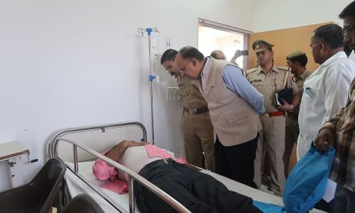 यमुना एक्सप्रेसवे पर एक्सीडेंट की घटना के मृतकों व घायलों की सूची, डीएम और एसपी ने घायलों से की जानकारी यमुना एक्सप्रेसवे पर एक्सीडेंट की घटना के मृतकों व घायलों की सूची, डीएम और एसपी ने घायलों से की जानकारी