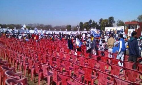 नेताओं की सभाओं में खाली कुर्सियां घिनौनी राजनीति के प्रति जनता का दिनोंदिन बिगड़ता जा रहा जायका और बदल रहा मिजाज