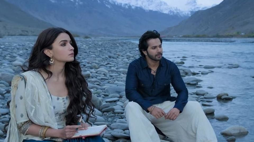 #KalankTitleTrack : कलंक का टाइटल ट्रैक हुआ रिलीज, गाने में दिखीं आलिया-वरुण की खूबसूरत लव स्टोरी #KalankTitleTrack : कलंक का टाइटल ट्रैक हुआ रिलीज, गाने में दिखीं आलिया-वरुण की खूबसूरत लव स्टोरी