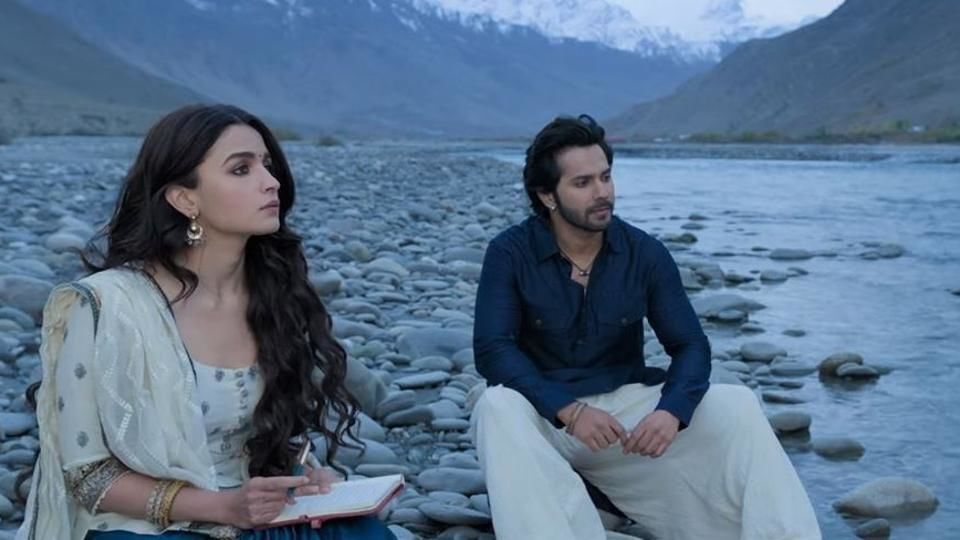 #KalankTitleTrack : कलंक का टाइटल ट्रैक हुआ रिलीज, गाने में दिखीं आलिया-वरुण की खूबसूरत लव स्टोरी