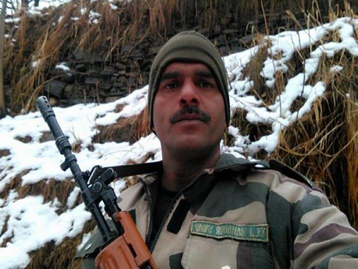 मोदी के खिलाफ चुनाव लड़ेंगे BSF से बर्खास्त जवान तेज बहादुर, भ्रष्टाचार की पोल खोलने पर किया बर्खास्त