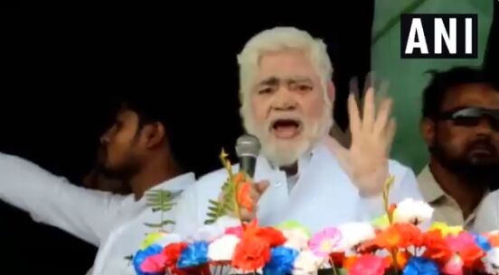 आरजेडी विधायक ने आतंकी मसूद अजहर को कहा साहब, मंच पर मौजूद थे तेजस्वी यादव! आरजेडी विधायक ने आतंकी मसूद अजहर को कहा साहब, मंच पर मौजूद थे तेजस्वी यादव!