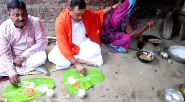 पात्रा जी उज्ज्वला योजना में सिलेंडर नहीं मिला क्या? देखिये वीडियो , ट्विट कर फंसे संबित पात्रा पात्रा जी उज्ज्वला योजना में सिलेंडर नहीं मिला क्या? देखिये वीडियो , ट्विट कर फंसे संबित पात्रा