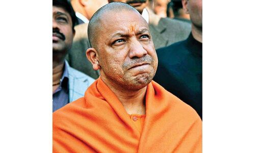 मुख्य निर्वाचन अधिकारी ने माँगा कल दोपहर तक गाजियाबाद डीएम से जबाब, सीएम योगी ने सेना को मोदी की सेना कहा या नहीं!