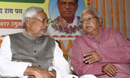 क्या बिहार में फिर बदलेगा सीएम? जदयू बीजेपी खेमें में मची है खलबली! क्या बिहार में फिर बदलेगा सीएम? जदयू बीजेपी खेमें में मची है खलबली!