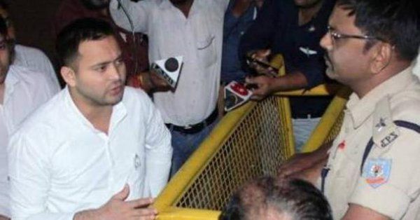 अब तो बीमार बाप से मिलने भी नहीं दिया जा रहा है, कहते कहते रो पड़े तेजस्वी यादव अब तो बीमार बाप से मिलने भी नहीं दिया जा रहा है, कहते कहते रो पड़े तेजस्वी यादव