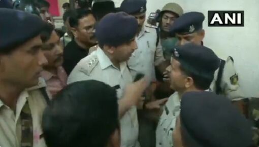 VIDEO : भोपाल में हाई वोल्ट्रेज ड्रामा, कक्कड़ के करीबी के घर पर IT की रेड, CRPF और पुलिस में कहासुनी