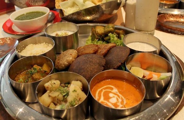 नवरात्र व्रत में करें ये भोजन, जानिए पूरी भोजन और फलाहार की विधि कौन से फल और कौनसा भोजन करना चाहिए नवरात्र व्रत में करें ये भोजन, जानिए पूरी भोजन और फलाहार की विधि कौन से फल और कौनसा भोजन करना चाहिए