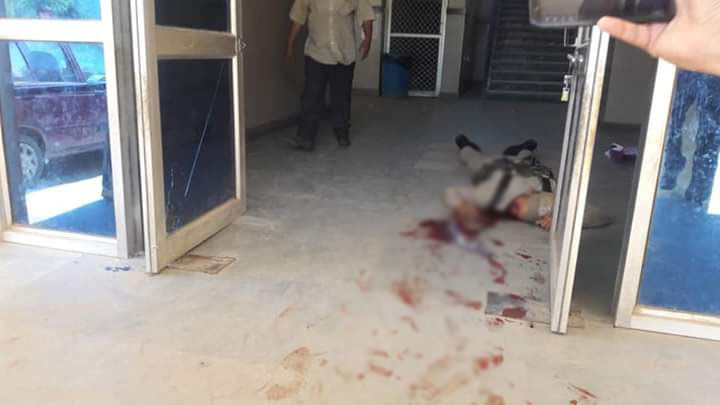 जम्मू-कश्मीर : किश्तवाड़ आतंकी हमले में RSS नेता घायल, गार्ड की मौत, तनाव के बाद लगा कर्फ्यू