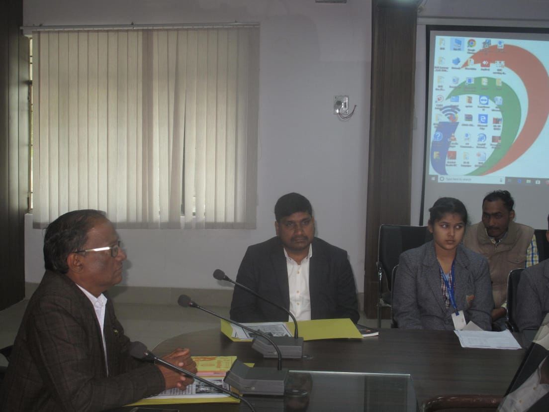 भदोही सीडीओ के नाम से फेसबुक आईडी बनाकर मांगा धन, हड़कंप भदोही सीडीओ के नाम से फेसबुक आईडी बनाकर मांगा धन, हड़कंप