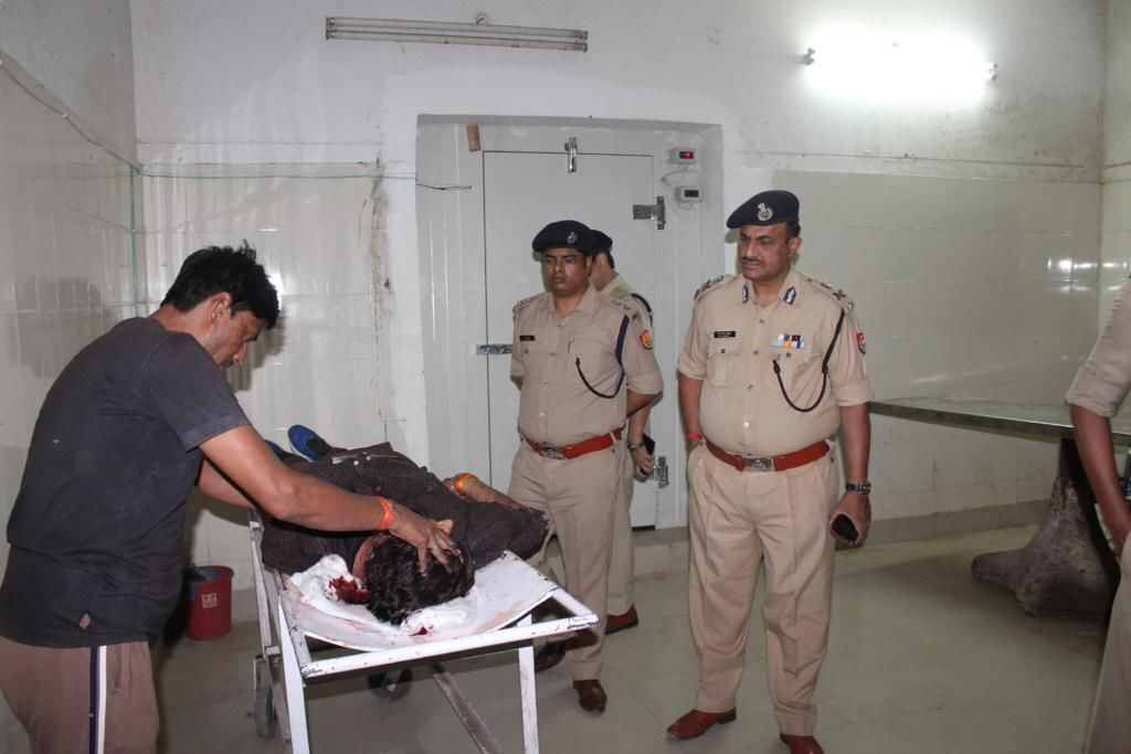 एक बार फिर इविवि के पीसीबी हॉस्टल में गैंगवार ,युवक की गोली मारकर हत्या एक बार फिर इविवि के पीसीबी हॉस्टल में गैंगवार ,युवक की गोली मारकर हत्या