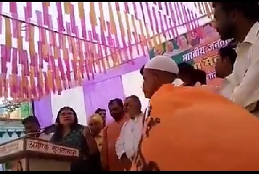 Union Minister and BJP leader Maneka Gandhi :  चुनाव आयोग ने लगाई मेनका के प्रचार पर रोक