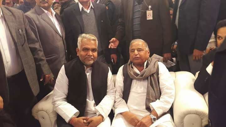 सपा ने मौजूदा सांसद का टिकट काटकर फूलपुर से पंधारी यादव को दिया टिकट सपा ने मौजूदा सांसद का टिकट काटकर फूलपुर से पंधारी यादव को दिया टिकट