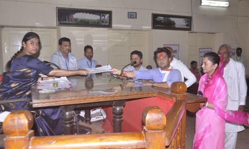 कांग्रेस के महासचिव ज्योतिरादित्य सिंधिया ने किया गुना से पर्चा फ़ाइल