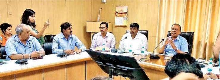 नोएडा के बेलगाम स्कूलों के खिलाफ चला जिला प्रशासन का डंडा नोएडा के बेलगाम स्कूलों के खिलाफ चला जिला प्रशासन का डंडा