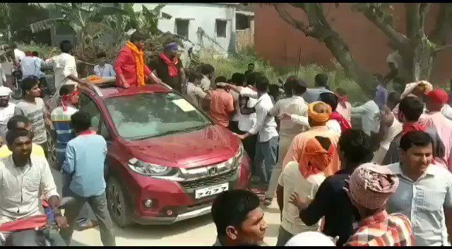 कन्हैया कुमार को दिखाए काले झंडे, समर्थकों ने घर में घुसकर की मारपीट, देखिये वीडियो कन्हैया कुमार को दिखाए काले झंडे, समर्थकों ने घर में घुसकर की मारपीट, देखिये वीडियो