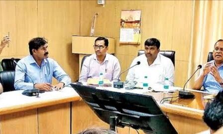 नोएडा के बेलगाम स्कूलों के खिलाफ चला जिला प्रशासन का डंडा नोएडा के बेलगाम स्कूलों के खिलाफ चला जिला प्रशासन का डंडा