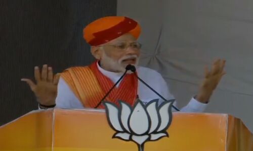 PM मोदी की पाकिस्तान को चेतावनी, कहा- हमने परमाणु बम दिवाली के लिए नहीं रखे हैं