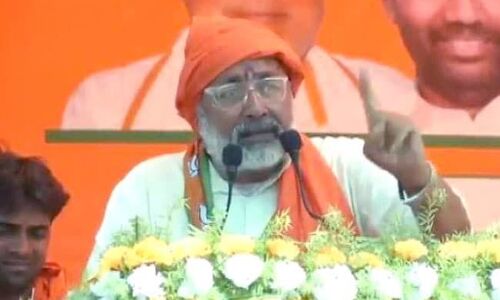 विवादित बयान देने पर गिरिराज सिंह पर मामला दर्ज विवादित बयान देने पर गिरिराज सिंह पर मामला दर्ज