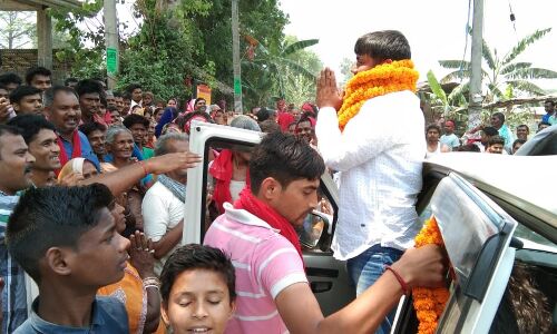 वोट के लिए कुछ लोग देश में स्कूल-अस्पताल खोलने के बजाय श्मशान और कब्रिस्तान की बात करते है - कन्हैया कुमार वोट के लिए कुछ लोग देश में स्कूल-अस्पताल खोलने के बजाय श्मशान और कब्रिस्तान की बात करते है - कन्हैया कुमार