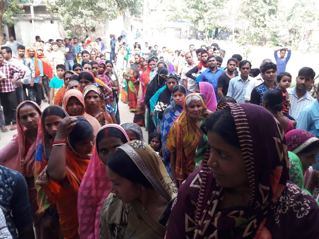 बिहार में चौथे चरण का मतदान, 10 बजे तक कुल 11.82 % हुआ मतदान, बेगुसराय में एक बूथ पर विवाद, एक का सिर फूटा बिहार में चौथे चरण का मतदान, 10 बजे तक कुल 11.82 % हुआ मतदान, बेगुसराय में एक बूथ पर विवाद, एक का सिर फूटा