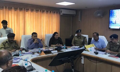 रोड सेफ्टी को लेकर डीजीपी ओपी सिंह और प्रमुख सचिव परिवहन अराधना शुक्ला ने ली गाजियाबाद और नोएडा के अधिकारीयों की मीटिंग