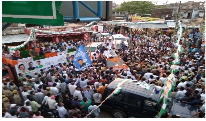 रोड शो के चौथे दिन तनुज पर आचार संहिता तोड़ने का मुकदमा दर्ज रोड शो के चौथे दिन तनुज पर आचार संहिता तोड़ने का मुकदमा दर्ज