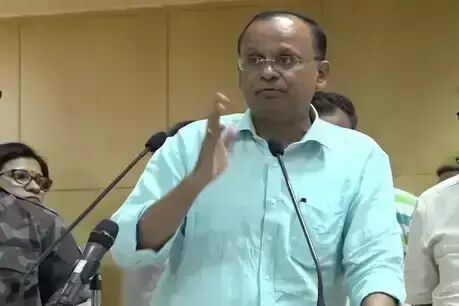 नोएडा डीएम का आदेश, करिये इस काम को और पाइए ₹25000 का इनाम नोएडा डीएम का आदेश, करिये इस काम को और पाइए ₹25000 का इनाम