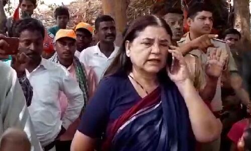 मेनका गांधी पूरे तेवर में आई और यह भी भूल गई कि आदर्श आचार संहिता लागू, देखिये ये वीडियो