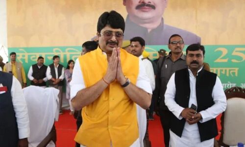 पंचायत चुनाव में पहली बार राजा भैया को बड़ा झटका, पहली बार नहीं करा पाए  निर्विरोध निर्वाचन पंचायत चुनाव में पहली बार राजा भैया को बड़ा झटका, पहली बार नहीं करा पाए  निर्विरोध निर्वाचन