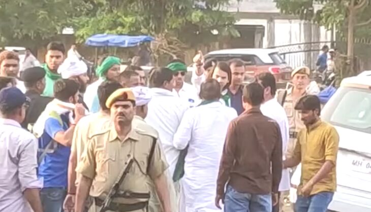 ...जब राबड़ी देवी के सामने ही कार्यकर्ताओं से भिड़ गए तेज प्रताप यादव, देखें VIDEO ...जब राबड़ी देवी के सामने ही कार्यकर्ताओं से भिड़ गए तेज प्रताप यादव, देखें VIDEO