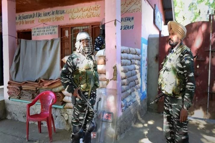 पांचवें चरण के मतदान में बुरहान वानी के गांव में नहीं पड़ा एक भी वोट, पुलवामा के आत्मघाती हमलावर के गांव में पड़े सिर्फ 15 वोट