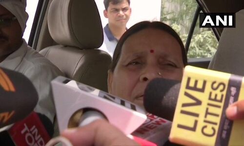 राबड़ी देवी बोलीं वो जल्लाद है, जानिए कौन है आखिर वो? राबड़ी देवी बोलीं वो जल्लाद है, जानिए कौन है आखिर वो?