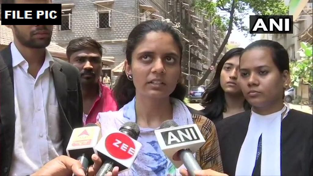 19 वर्षीय छात्रा ने अपने ही परिवार के ऊपर ठोंका मुकदमा, जानें- पूरा मामला