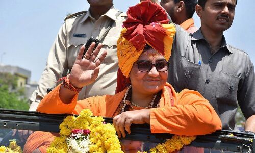 प्रज्ञा ठाकुर ने की चुनाव आयोग से अपील उधर दिग्विजय की बड़ी बैचैनी! प्रज्ञा ठाकुर ने की चुनाव आयोग से अपील उधर दिग्विजय की बड़ी बैचैनी!