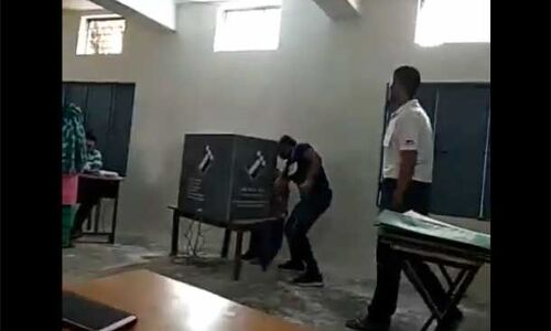 बूथ कैप्चरिंग मामले में पोलिंग एजेंट गिरफ्तार, VIDEO वायरल होने के बाद EC ने लिया एक्शन