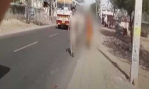 महिला बिना कपड़ों के नग्न अवस्था में थाने की ओर चल पड़ी, इलाके में मचा हडकम्प