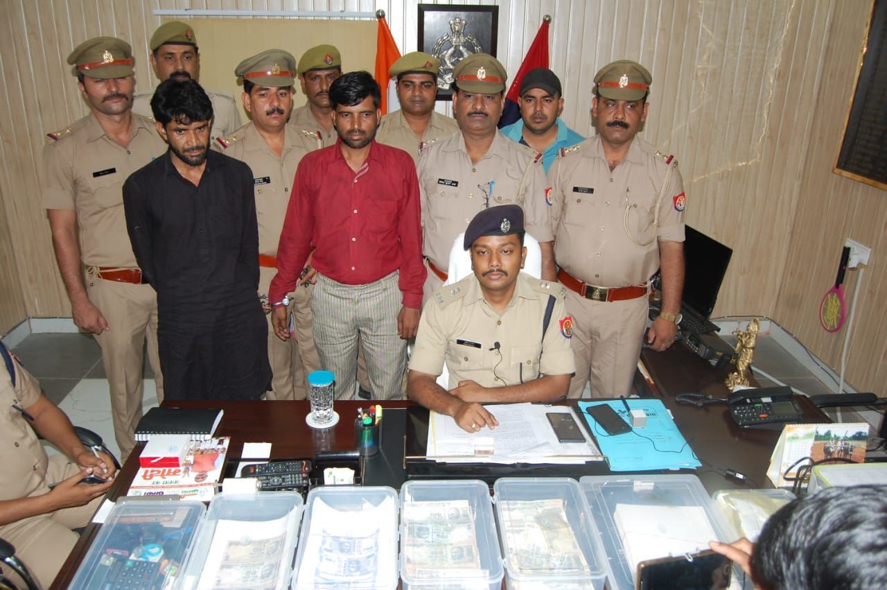 लाखो की जाली करेंसी के साथ दो आरोपी गिरफ्तार