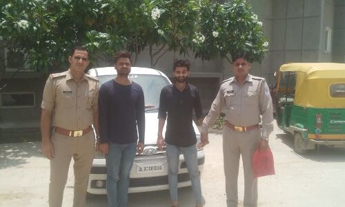नोएडा पुलिस ने दो शातिर वाहन चोर किए गिरफ्तार, कब्जे से एक कार बरामद नोएडा पुलिस ने दो शातिर वाहन चोर किए गिरफ्तार, कब्जे से एक कार बरामद