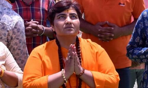 बैकफुट पर BJP, कहा- गोडसे को देशभक्त बताने पर सार्वजनिक रूप से माफी मांगें साध्वी प्रज्ञा बैकफुट पर BJP, कहा- गोडसे को देशभक्त बताने पर सार्वजनिक रूप से माफी मांगें साध्वी प्रज्ञा