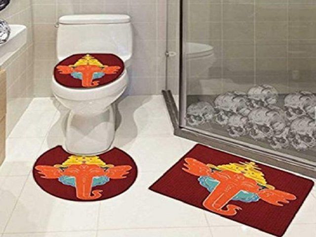 Amazon बेच रहा है हिंदू देवी- देवताओं के फोटो वाला टॉयलेट सीट, सोशल मीडिया पर कड़ा विरोध