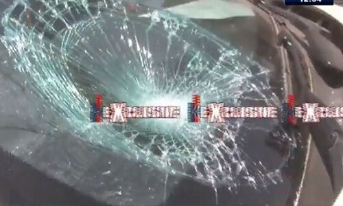 बिहार में वोट डालने गए पूर्व मंत्री तेज प्रताप यादव की गाड़ी का सीसा तोडा, मीडिया कर्मियों से मारपीट बिहार में वोट डालने गए पूर्व मंत्री तेज प्रताप यादव की गाड़ी का सीसा तोडा, मीडिया कर्मियों से मारपीट