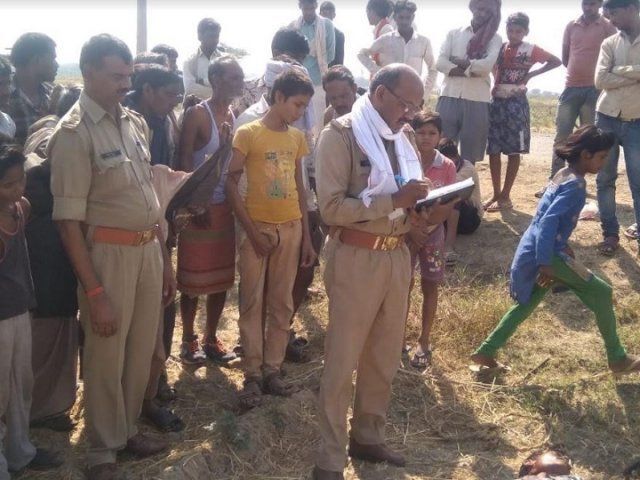 पत्नी ने देवर के साथ मिल कर की पति की हत्या, 10 दिन पहले हुई थी शादी - पूरा मामला जानकर पुलिस के उड़े होश पत्नी ने देवर के साथ मिल कर की पति की हत्या, 10 दिन पहले हुई थी शादी - पूरा मामला जानकर पुलिस के उड़े होश