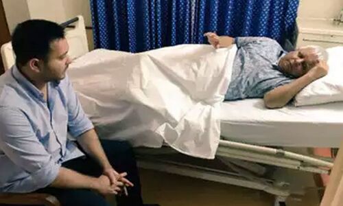 चुनाव परिणाम सुनकर लालूप्रसाद ने छोड़ा खाना, तबियत बिगड़ी चुनाव परिणाम सुनकर लालूप्रसाद ने छोड़ा खाना, तबियत बिगड़ी