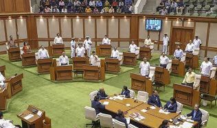 गोवा उप विधानसभा चुनाव में नवनिर्वाचित विधायकों ने ली शपथ