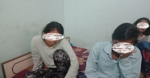 हरियाणा में ताऊ बना हैवान, बहु और जवान भतीजियों को नंगा करके बुरी तरह किया बेहाल! हरियाणा में ताऊ बना हैवान, बहु और जवान भतीजियों को नंगा करके बुरी तरह किया बेहाल!