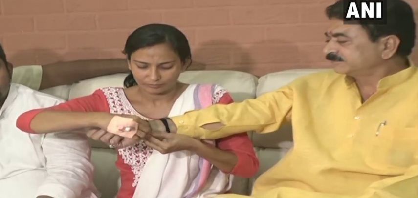 BJP MLA Balram Thavani: विधायक ने महिला से मांगी माफी, फिर बधवाई राखी