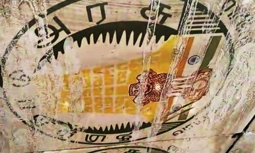 यूपी के बुलंदशहर में शर्मनाक घटना, महात्मा गाँधी की तस्वीर शौचालय में लगाई