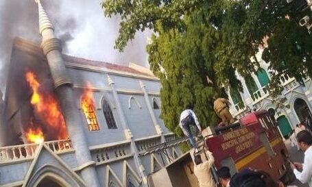 मध्यप्रदेश हाईकोर्ट में लगी आग, फायर ब्रिगेड की गाड़ियां मौके पर मौजूद